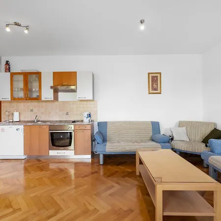 Stunning Apartment In Srima With Wifi Apartmán