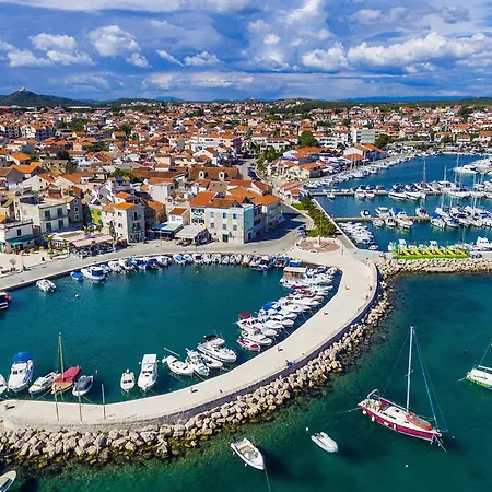 Stunning Apartment In Srima With Wifi * Srima