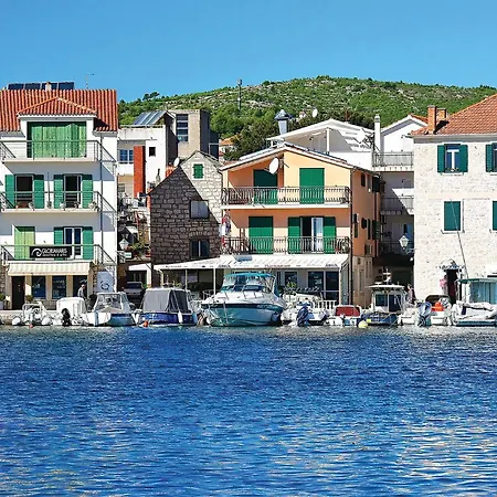Stunning Apartment In Srima With Wifi Apartmán Srima